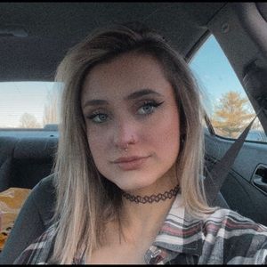 Meet your Posher, Steph